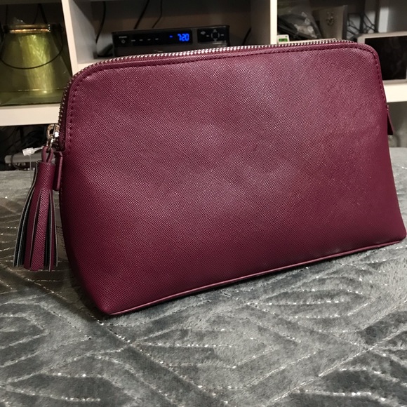 Saks Fifth Avenue Handbags - 5/$25 NWT Saks Fifth Avenue Half Moon Pouch